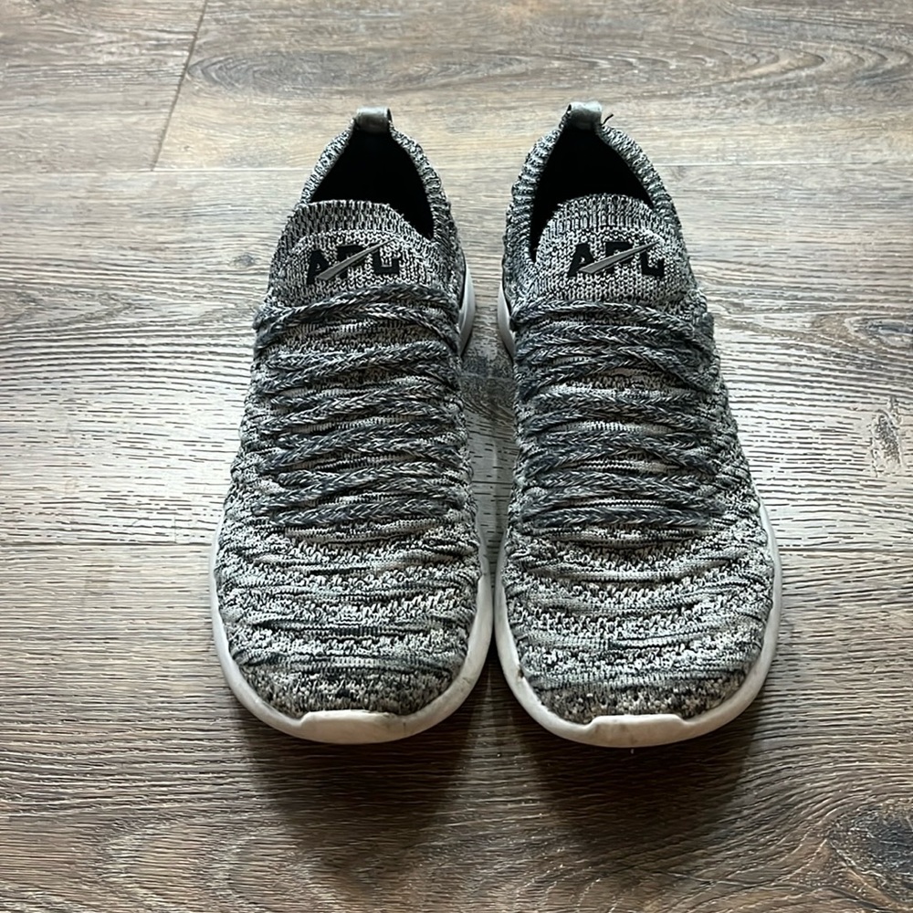 APL techloom wave. Womens 8.5